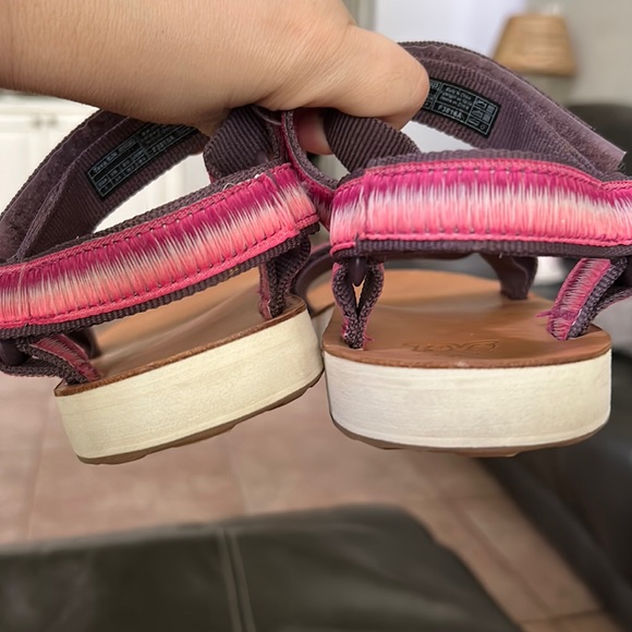 Teva Original Universal purple pink ombré like new waterproof sandals Size 8 EUC - Picture 4 of 13